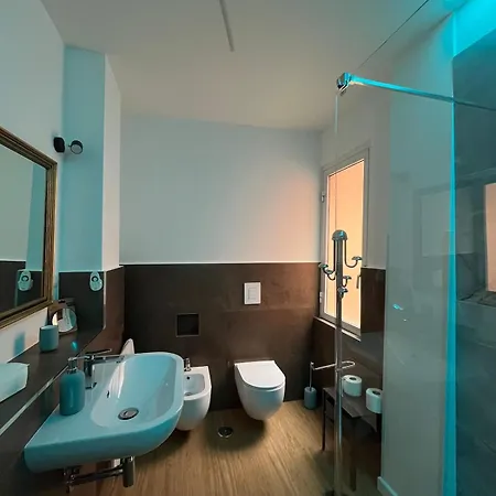 Spacious Apartment A Stone'S Throw From The Metro * Řím