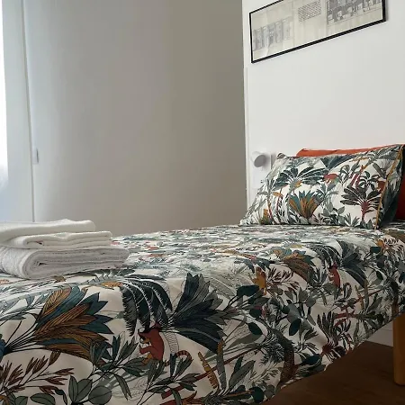 Spacious Apartment A Stone'S Throw From The Metro * 로마